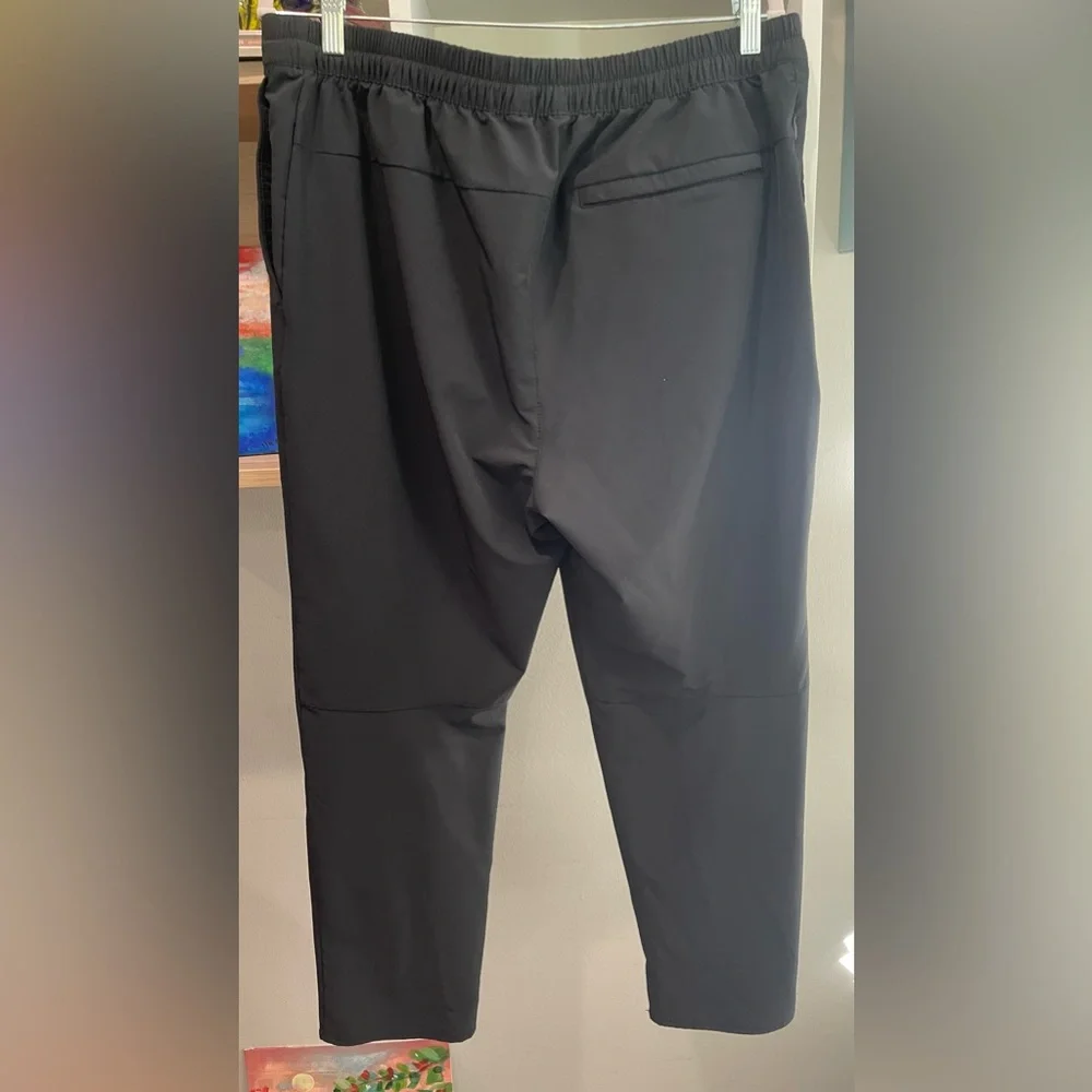 Banana Republic Tech Woven Taper Pants‎